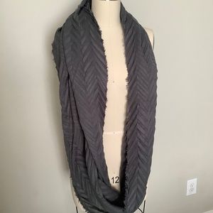 Gray textured scarf